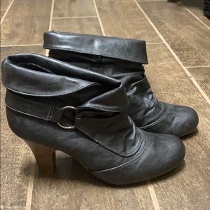 Madden Girl Sezame Sz 7.5 grey bootie